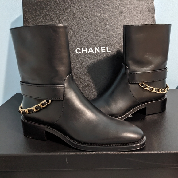 22A Chanel Black Chain Short Boots Booties Size 38 - Picture 6 of 10